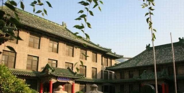 300年王府卖给美国首富，拆光建成亚洲顶级医院，传说地下有宝藏