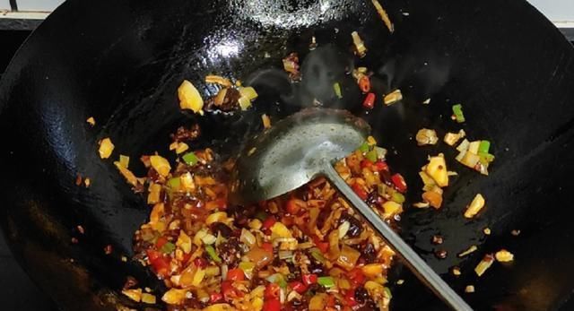 酸辣|宽粉还可以这样做好吃到怀疑人生会上瘾的——酸辣炒宽粉