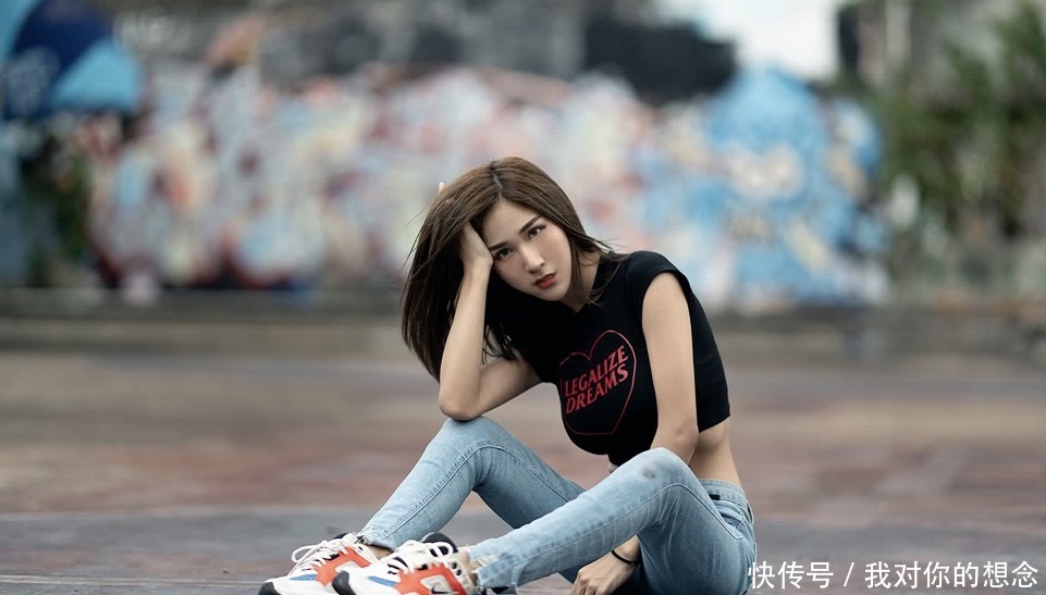 小姐姐|“鱼人腰”的美女,美的洒脱!