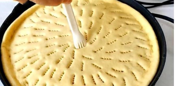 想吃披萨不要出去买，没有烤箱也能做，香甜暄软又拉丝，特好吃