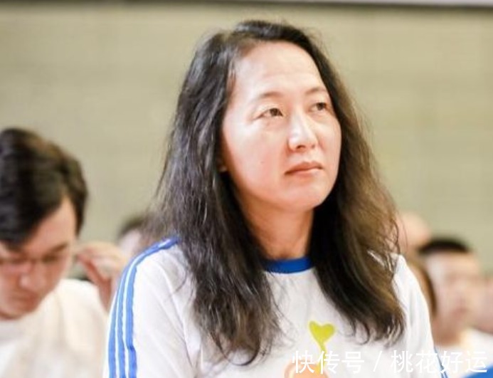 王军霞|“东方神鹿”王军霞近况，三个孩子三个爹，如今生活十分幸福！