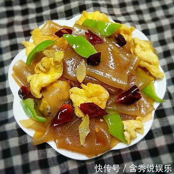 非常解馋的下饭菜,食材简单味道鲜美可口,非常的下饭很美味