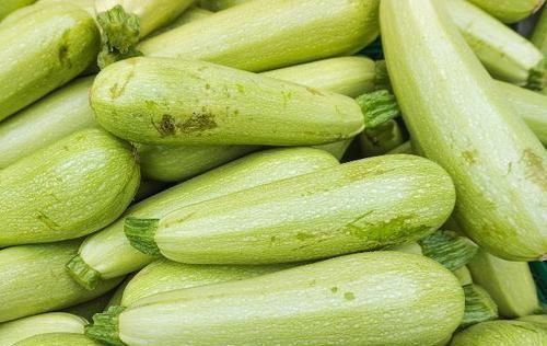 女性睡前空腹喝“此物”,或許不出半月,不僅瘦身,而且更顯年輕