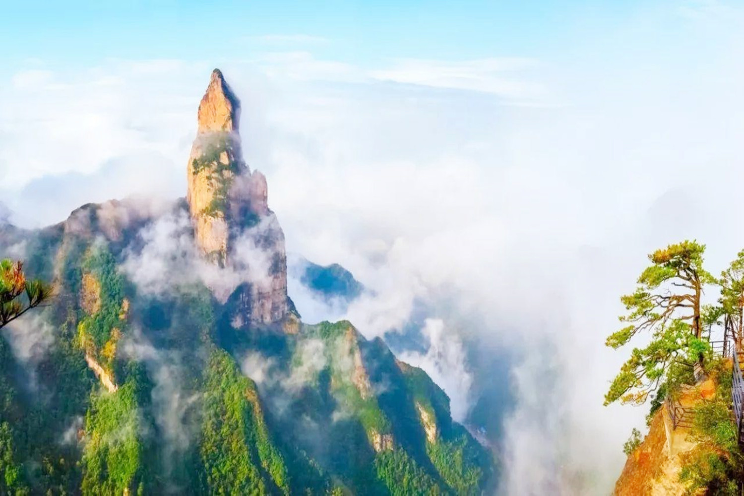 台州有一处“神仙居住”的地方，内有八大景，李白曾写诗赞叹