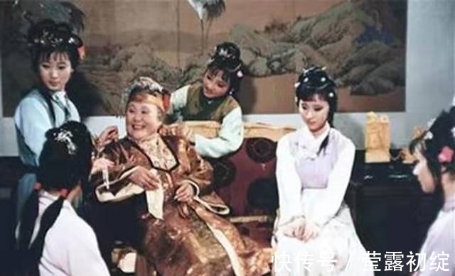 态度|林黛玉初进贾府时,态度谦逊低调,为何没几天就变得目中无人?