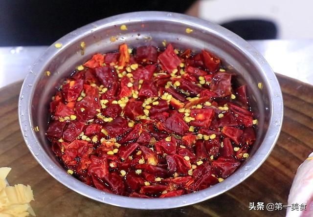 豆腐皮|吃了那么多年草鱼，这才是最好吃的做法，鱼片鲜嫩入味，汤汁浓白