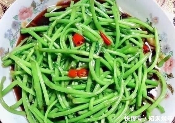 野菜|五月宁可不吃肉,也要给孩子吃这种野菜,钙含量是牛奶的好几倍