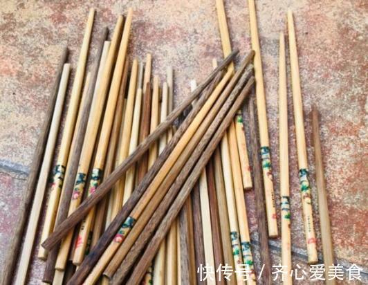 旧筷子、吸管不要扔，插到花盆土里，对植物根好处多多
