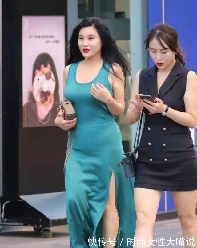 vivian 女人这么穿,真漂亮,蓝绿色的裙子+高跟鞋!