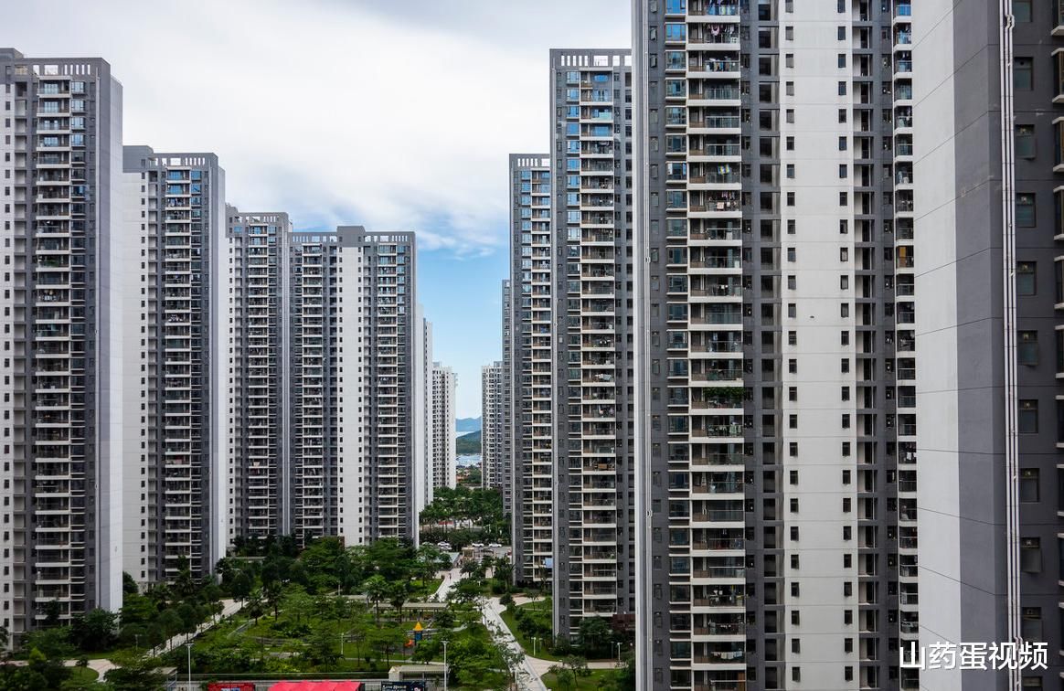 顶层|33层的高层，如果就剩下1层、20层和32层，刚需选哪个最好？