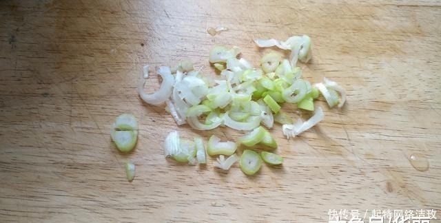 馅饼|早餐常吃它,不得感冒还补钙,相当于喝8杯牛奶,骨骼健康长高个