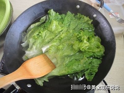 做蚝油生菜，先放蚝油还是后放蚝油？顺序错了很难吃，营养流失