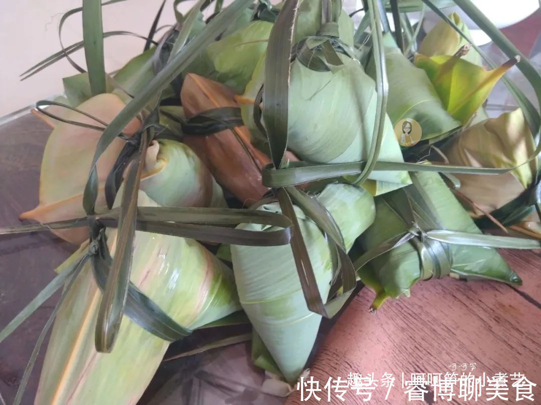 香菇|端午节将至,教你做鲜香味美的咸蛋黄肉粽,软糯诱人,吃了还想吃