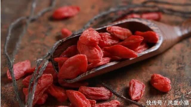 枸杞|视力不断下降，多吃这4种食物，价格便宜还明目，看得越来越清楚