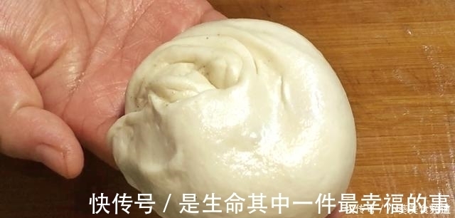 保鲜膜|奶奶用了一辈子的烙饼做法,外酥里软,凉了不硬,比外面卖的好吃