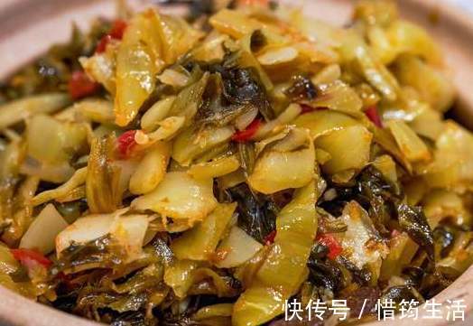 阳台上|腌酸菜别只会加盐，教你正确的腌制方法，酸菜爽脆下饭不腐烂