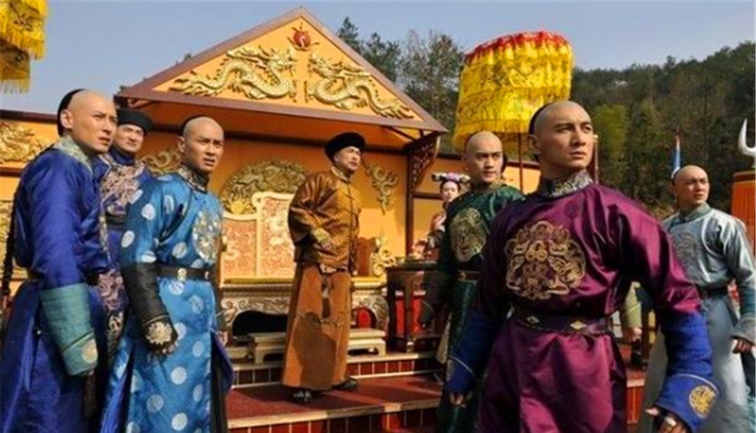 夺权|同为皇帝,为什么朱元璋很放心太子朱标,但康熙却很怕胤禔夺权呢?