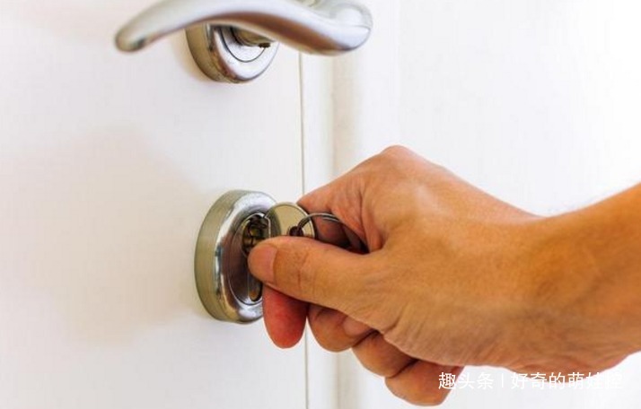 存钱罐|妈妈觉得孩子不对劲,趁其上学砸了存钱罐,宝妈傻孩子