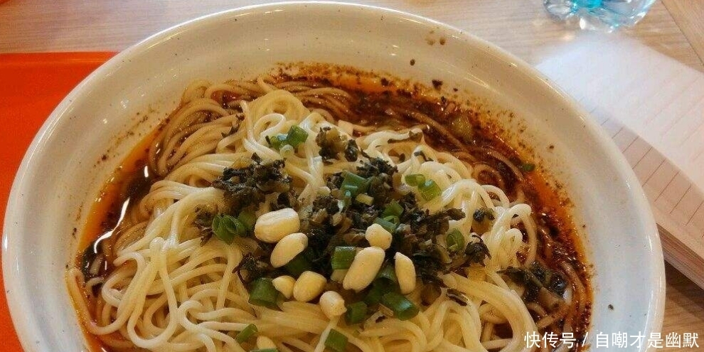 我国备受争议的4碗面:开遍全国各地,本地人吃腻外地人全是吐糟