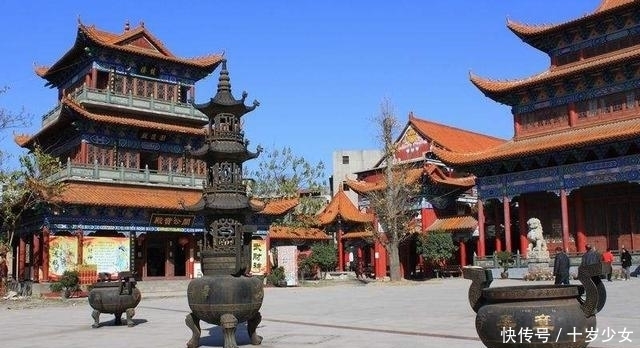 章华寺有口“谜”一样的古井,僧人下去清淤,还在井底发现了秘密
