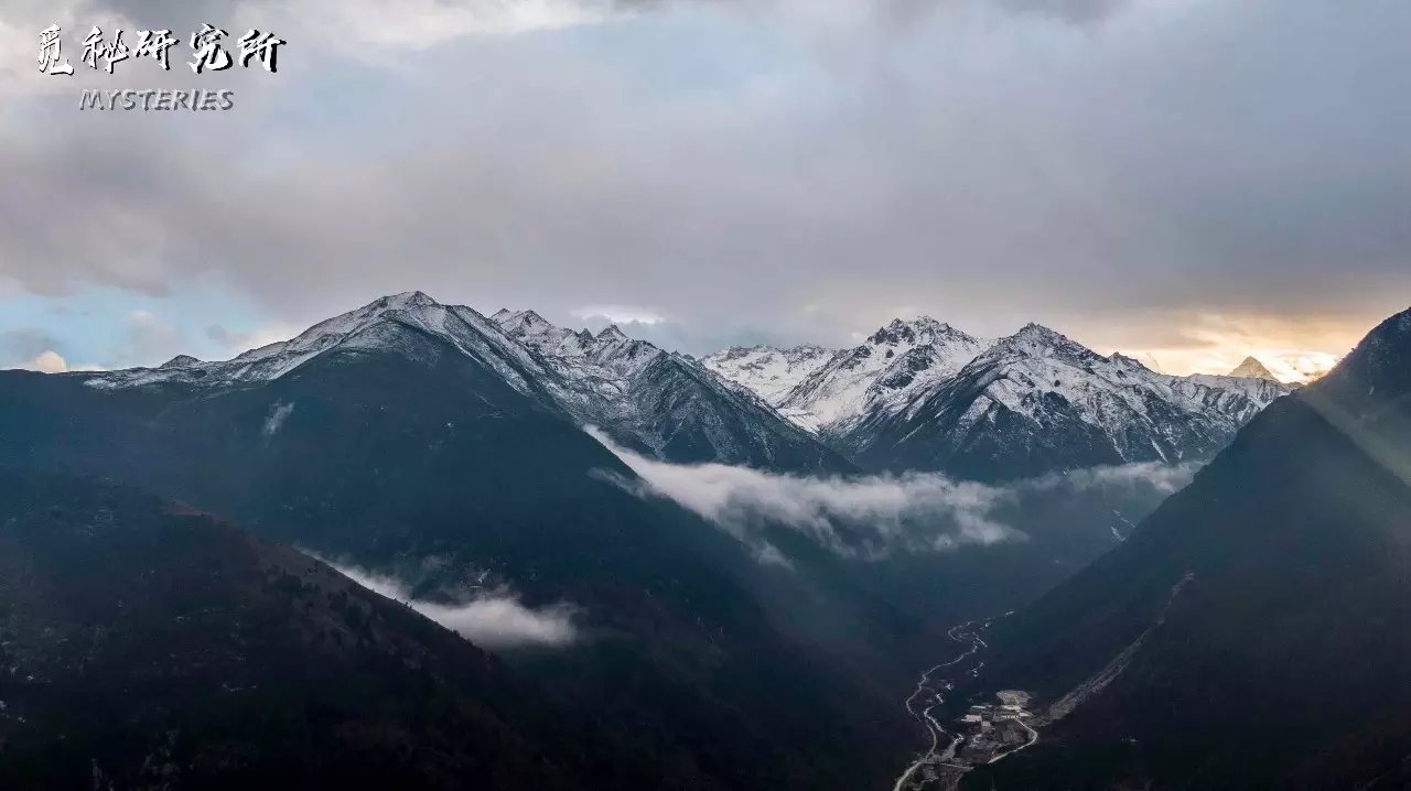 川西自驾之旅，航拍视角游雪山（上）