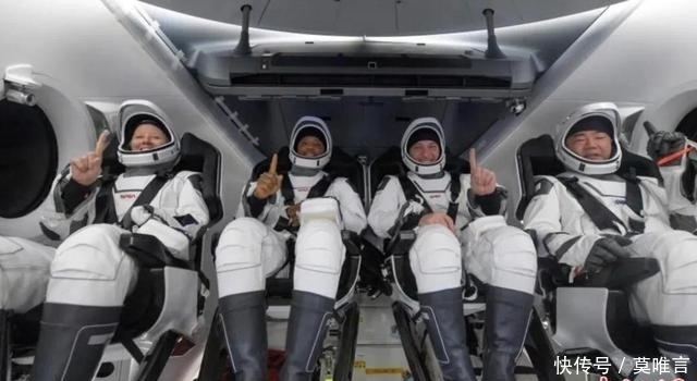 “龙”飞船一号机成功返回地球,日本宇航员野口聪一刷新纪录