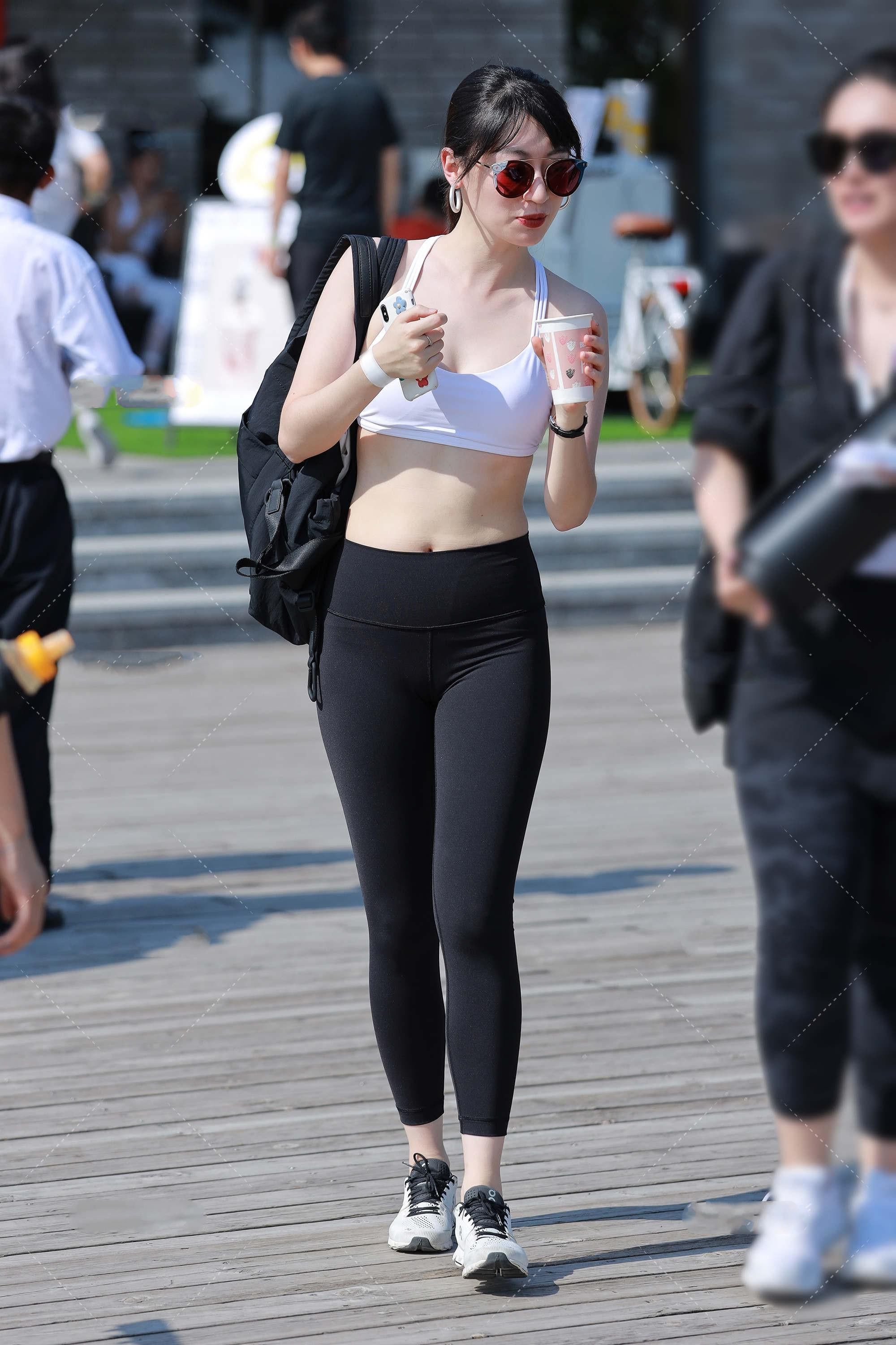 裙子＂,＂m＂:＂56034d4617ff5485a7ee7c8c724e328991fe76f＂,＂nlabel＂:＂stat_3100646548:zm.news.so.com:5pe25bCa5bCP5Y+25ZiJ,pageType_zmt,glevel_3＂,＂ntag＂:＂tfashion;sfashion_时尚;kfashion_1:裙子;call_P:全类:时尚:美女;cfashion_P:全类