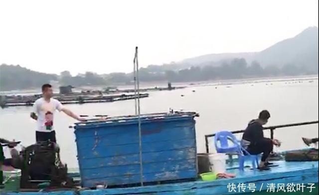 钓鱼|钓鱼人拼船出海钓鱼,船上没有厕所,女钓友的做法大胆又令人佩服