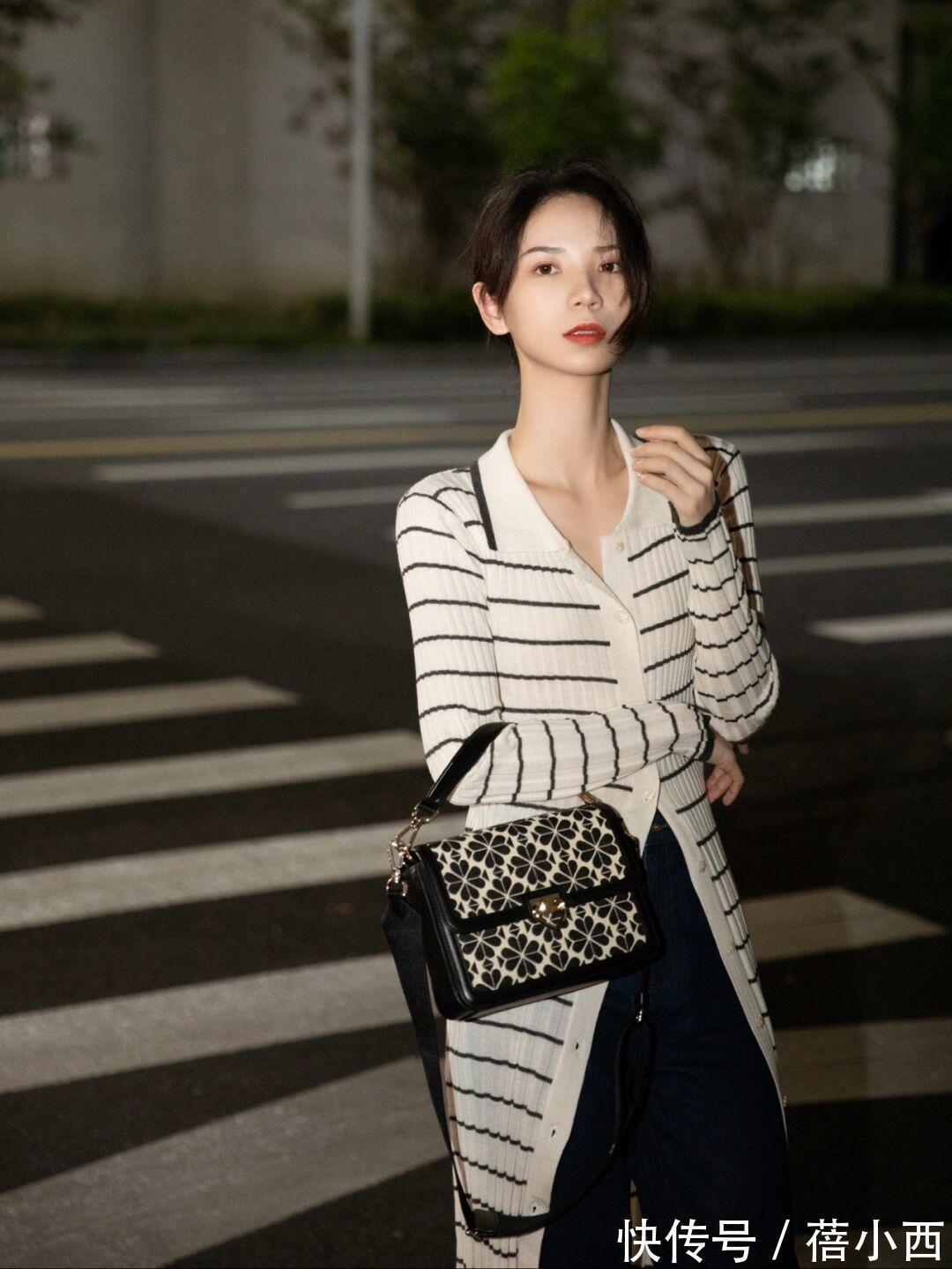 针织开衫 针织衫穿出“奶奶辈”的感觉?来看这位博主的穿搭,全是实用干货