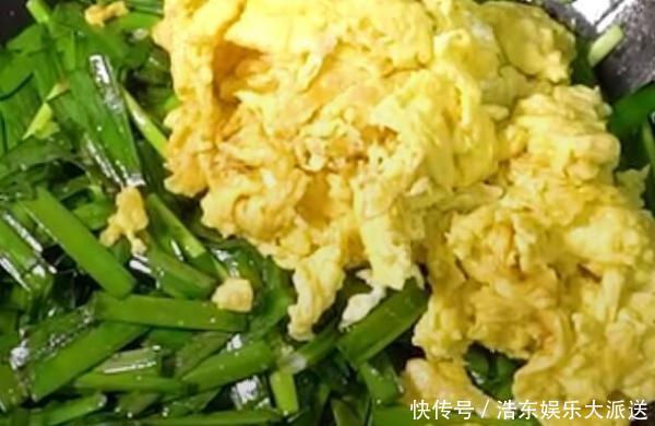 鲜香|“韭菜炒鸡蛋”有诀窍,这样做出来的鸡蛋鲜香,韭菜翠绿,真香