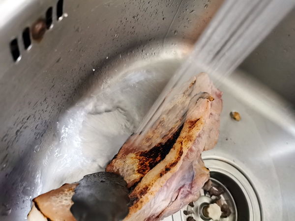 脆皮|不用油,也有酥香可口的脆皮五花肉,一下刀,酥脆到不行