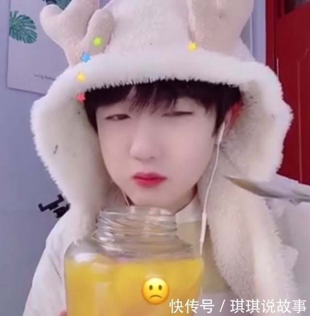 出道|“吃个桃桃”改名“小逸哥哥”,穿迷彩服显阳刚,网友劝其出道