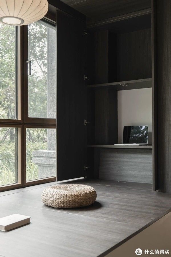 一本好书|窗边角落如何做出格调？1㎡的小空间，也能打造出惊艳的效果！