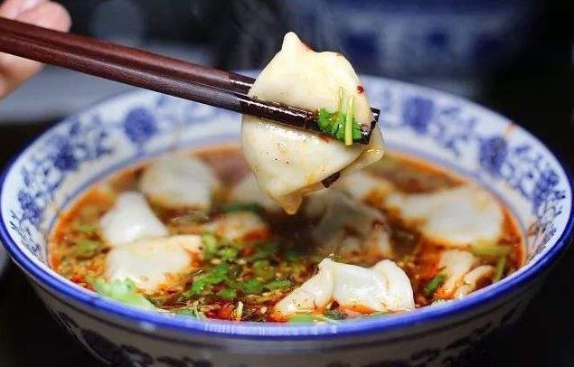 怎么拌饺子馅才好吃？加鸡蛋熟油不是最好方法，这么做才鲜嫩多汁