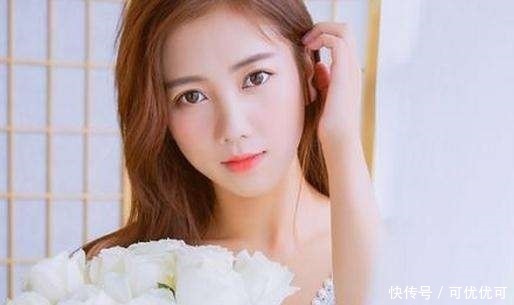 皮肤松弛|女人脸上皮肤松弛怎么办?光靠护肤品可不行,教你3个妙招紧致肌肤!