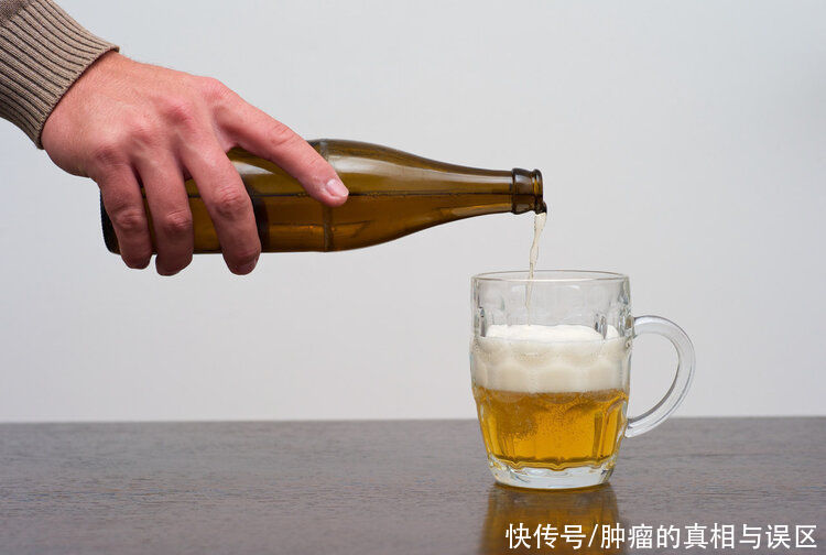 食道癌|食管癌悄无声息？医生提醒：身体出现3种迹象，可能是食管在呼救