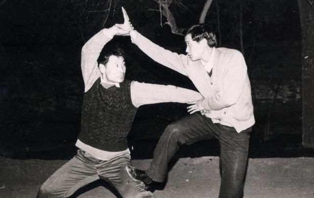 高手|92年前杭州武术大赛上,江湖上赫赫有名的高手,被一学生踢下了台