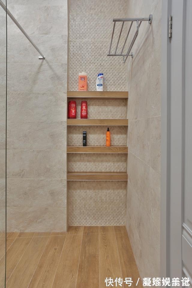 墙面|130平各个空间几乎空无杂物，我是没看出来，屋主一家已住10年