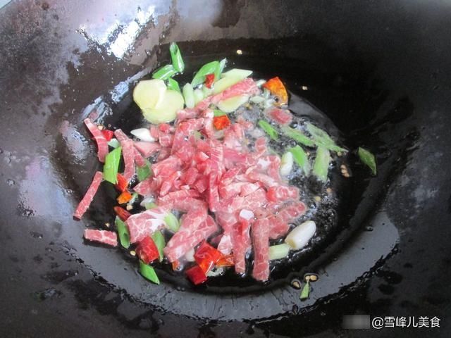 初冬季节遇到这菜买10斤,处理一下储存过冬慢慢吃,炒炒真香啊