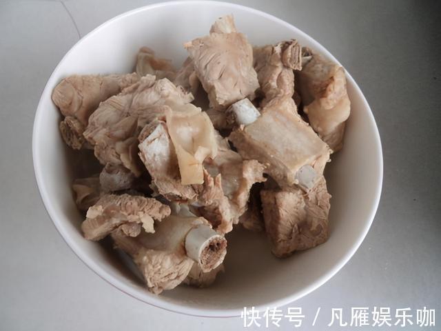 香菇|懒人最爱！学会这样做香菇木耳蒸排骨，营养美味还不油腻，特香