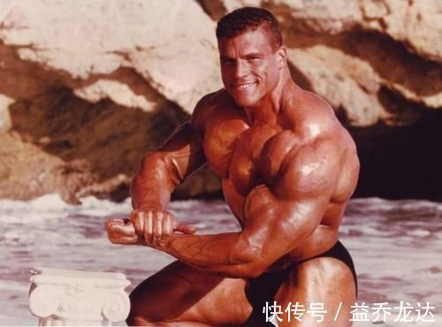 健美界|世界上超大的健美运动员,体重400磅,每天要吃1.2万卡路里