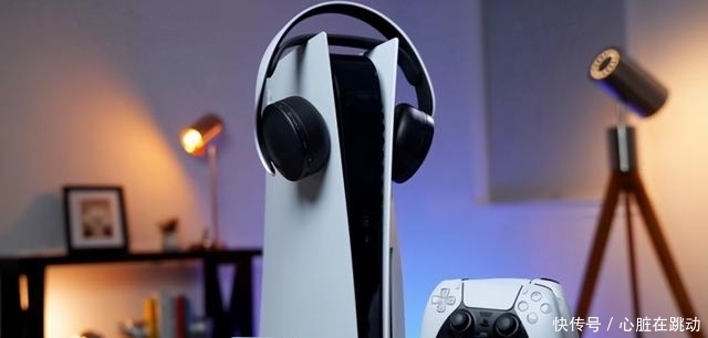 精致|PS5首发开箱报告:朴实的包装 精致的内在