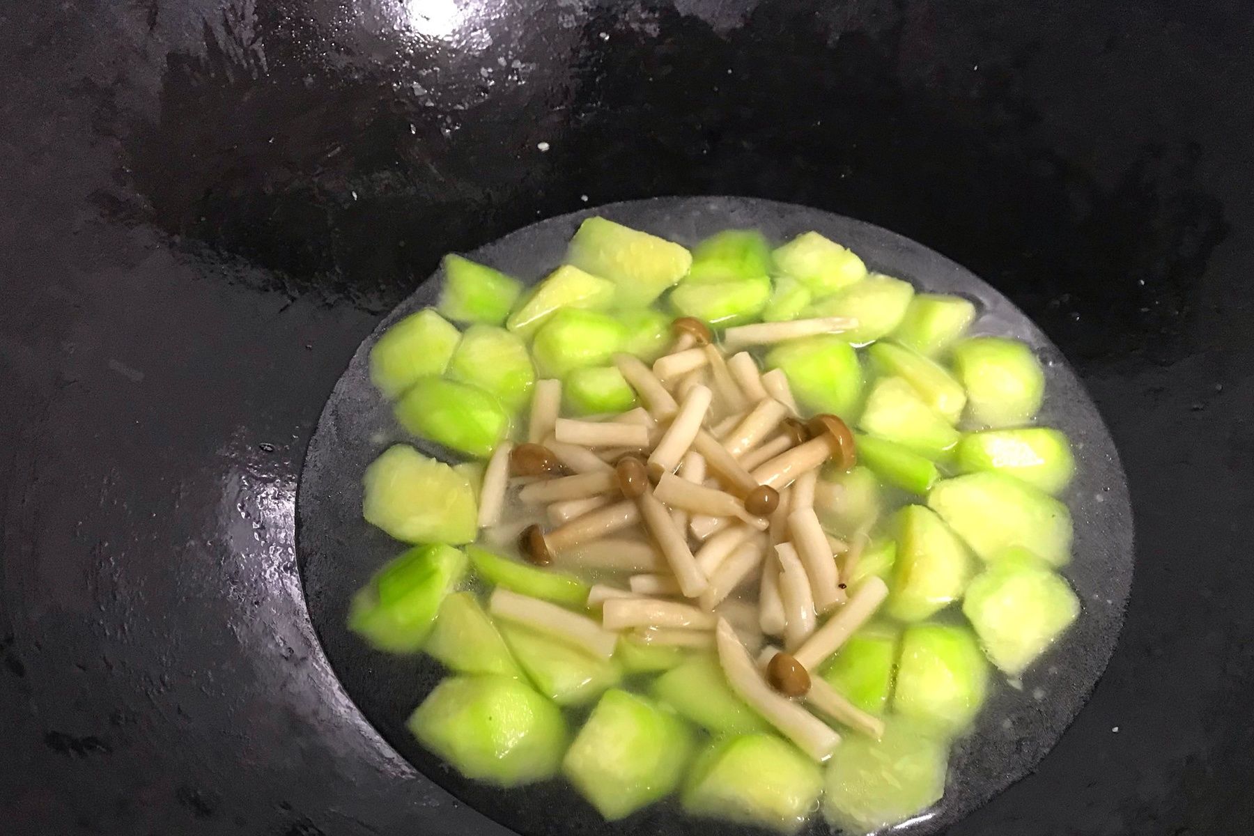 暑气|立秋后多喝此汤,去暑气润秋燥,5块钱煮一锅,汤鲜味美又营养