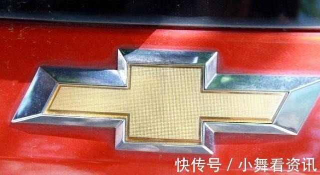 |解说搞笑吃鸡245:这队友太能演了,为了拿空投里的物资,竟疯狂飙戏