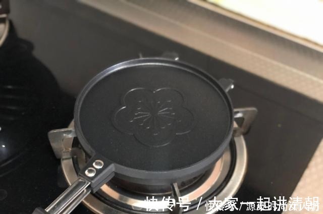 面糊|儿子想吃蛋卷，老妈这样做，十分钟做了一大堆，儿子说比买的好吃