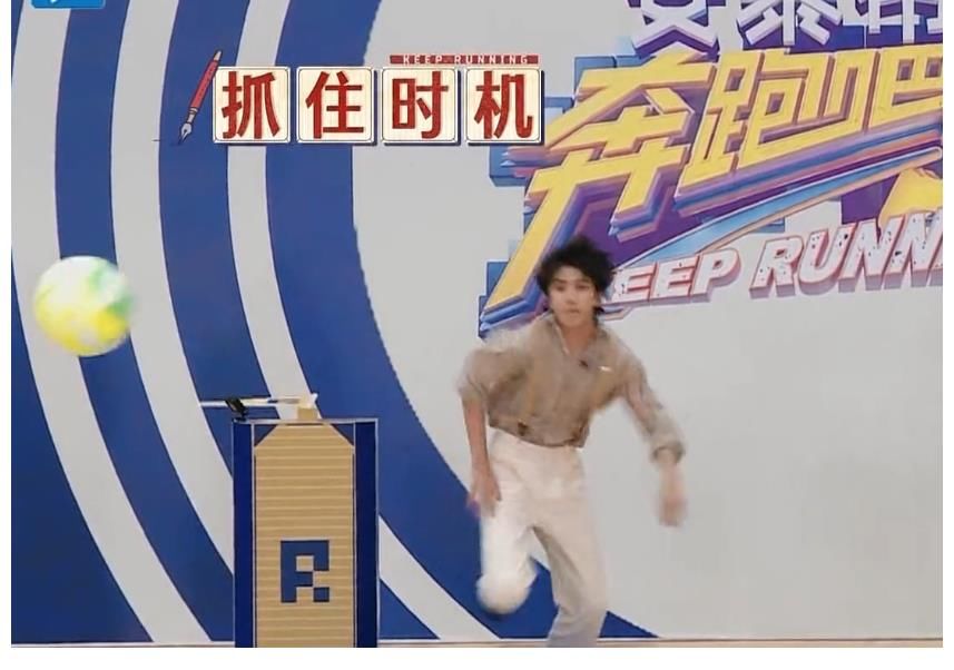 猎豹|小猎豹名号要易主了?蔡徐坤PK郑恺没悬念,黄旭熙动作慢放痞帅痞帅的