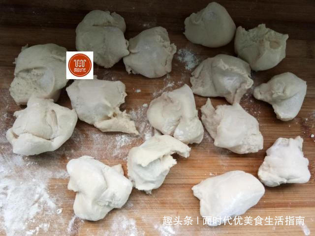 家常烙饼最简单的方法,多加这一步,又软又薄,一分钟烙一张!