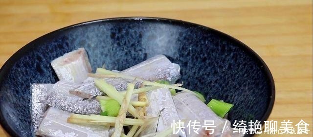 小葱|带鱼百吃不厌做法,加1个鸡蛋,好吃无腥味,大人小孩都爱吃!