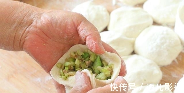 秋老虎|入秋后,“一荤一素”要多吃,拿来蒸包子真香,滋补润燥安稳度秋