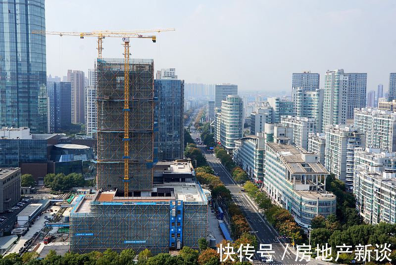 银行行长|今明两年,人们是尽快买房还是存钱?两位银行行长“几乎明示”!